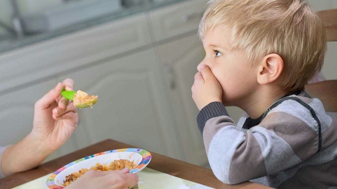 孩子挑食的原因和解决方法